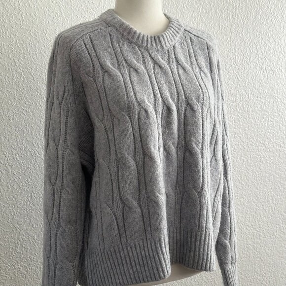 Abercrombie & Fitch Sweaters - Abercrombie & Fitch Gray Cable Knit Crewneck Sweater – Size Small
